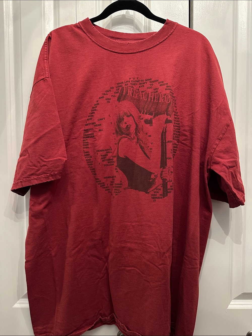 Taylor Swift distressed Red Short-Sleeve Graphic Tee 3XL